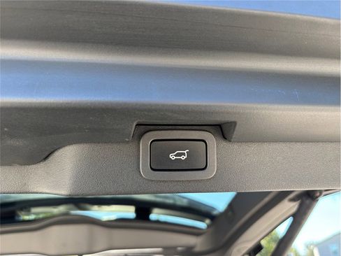 Used 2019 Land Rover Discovery HSE image 53