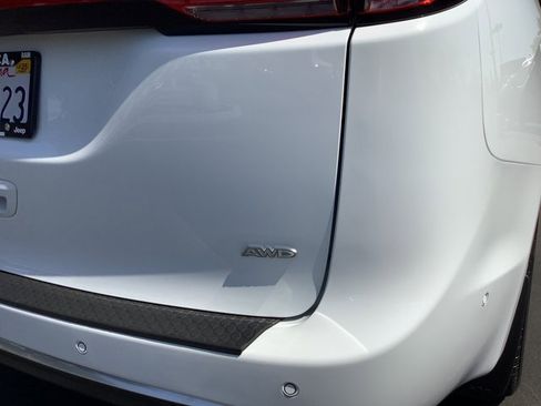 Used 2024 Chrysler Pacifica Pinnacle image 48