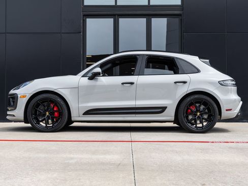 Certified 2024 Porsche Macan GTS AWD/4WD image 2
