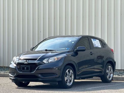 Used 2018 Honda HR-V LX image 1