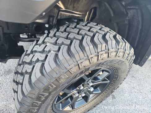 Used 2025 Jeep Wrangler Willys image 28