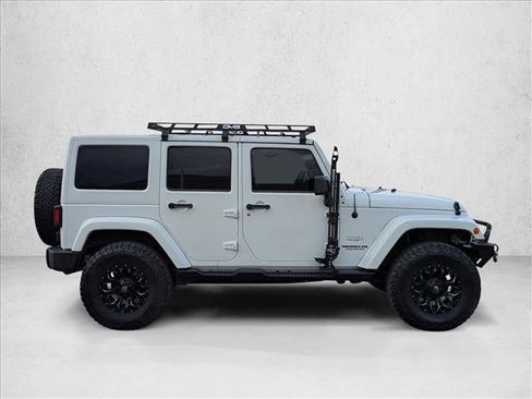 Used 2014 Jeep Wrangler Unlimited Sahara w/ Max Tow Package AWD/4WD image 4