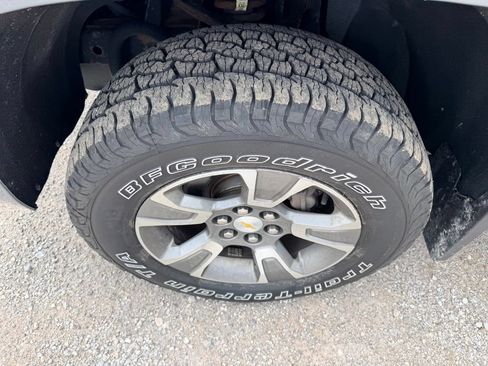 Used 2018 Chevrolet Colorado Z71 w/ LPO, Premium Interior Package AWD/4WD image 18