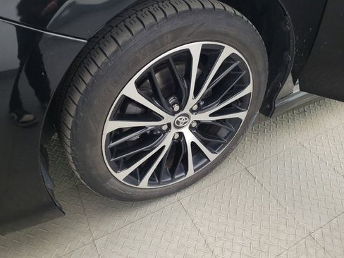 Used 2020 Toyota Camry SE image 31