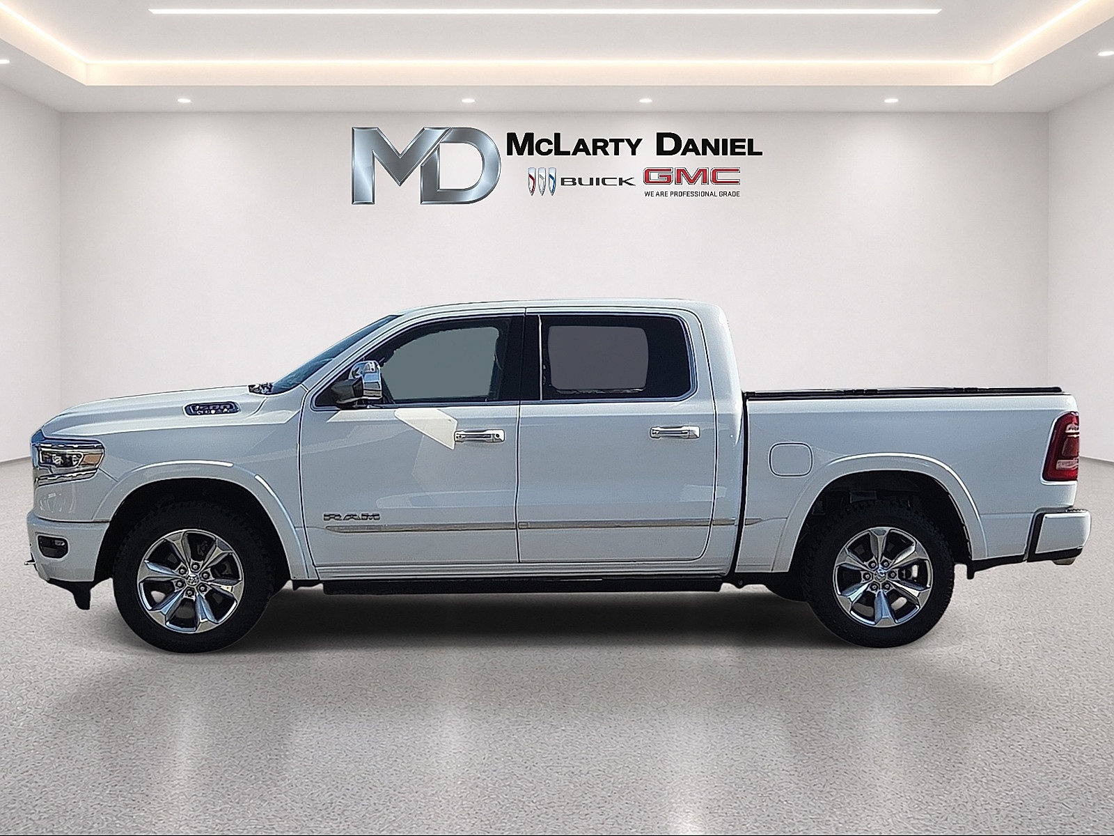 Used 2020 RAM 1500 Limited AWD/4WD image 2