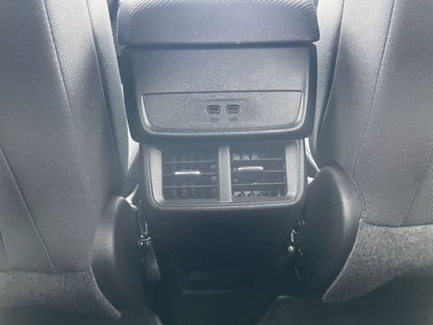 Used 2025 Chevrolet Equinox LT image 23