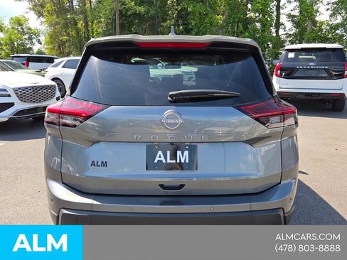 Used 2025 Nissan Rogue SV FWD image 4
