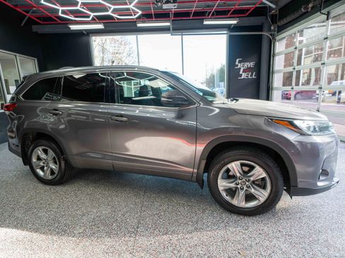 Used 2019 Toyota Highlander Limited image 5