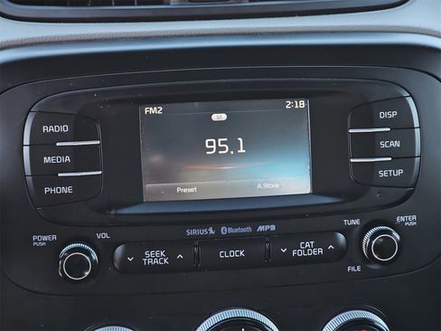 Used 2016 Kia Soul + image 20