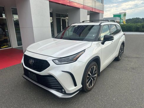 Used 2021 Toyota Highlander XSE FWD image 29