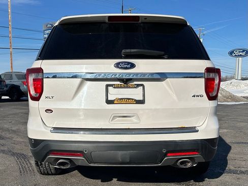 Used 2018 Ford Explorer XLT w/ Equipment Group 202A image 4
