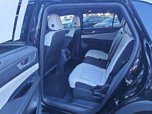 New 2026 Volkswagen Atlas Cross Sport SEL Premium R-Line image 25