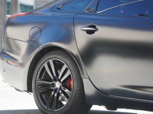 Used 2016 Jaguar XJ L Portfolio image 32