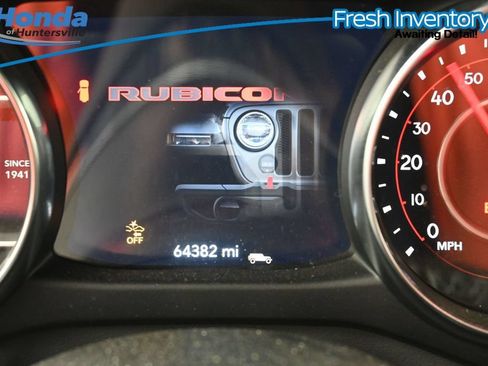 Used 2022 Jeep Wrangler Unlimited Rubicon w/ Dual Top Group AWD/4WD image 12