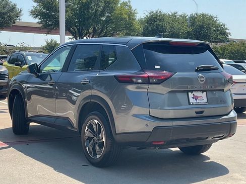 Used 2025 Nissan Rogue SV AWD/4WD image 6