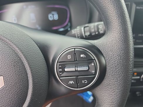 Used 2024 Kia Soul LX w/ Option Group 015 FWD image 16