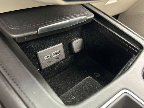 Used 2019 Cadillac XT4 Luxury image 31