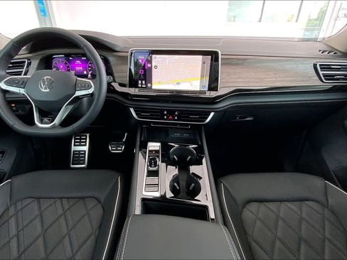 Used 2026 Volkswagen Atlas SEL Premium R-Line image 16