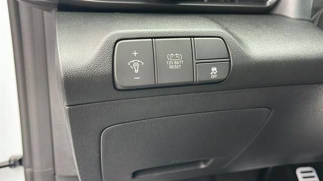 New 2025 Hyundai Elantra SEL FWD image 20