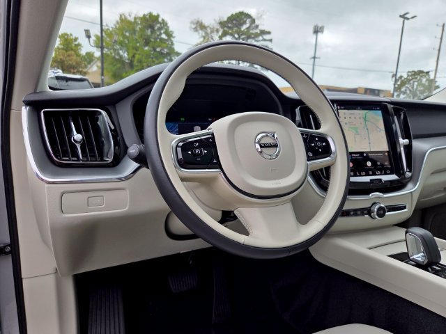 Certified 2024 Volvo XC60 B5 Core w/ Protection Package Premier AWD/4WD image 10