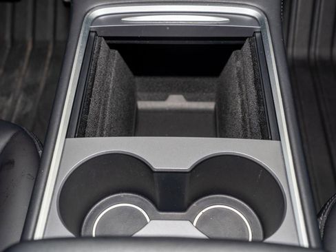 Used 2022 Tesla Model Y Performance AWD/4WD image 23