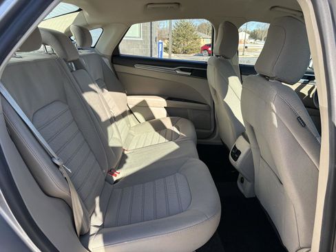 Used 2020 Ford Fusion SE image 21