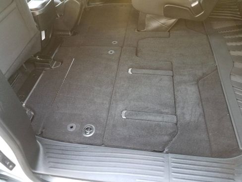 Certified 2023 Chrysler Pacifica Touring image 22