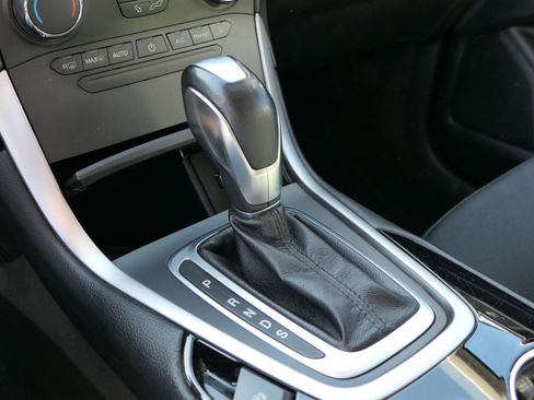 Used 2018 Ford Edge SEL FWD image 21
