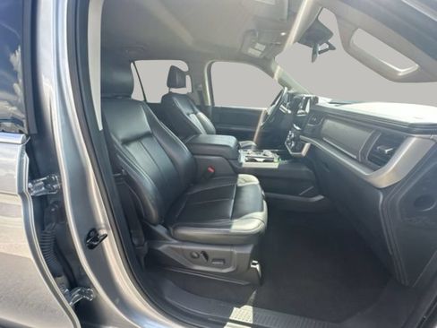 Used 2024 Ford Expedition XLT AWD/4WD image 25