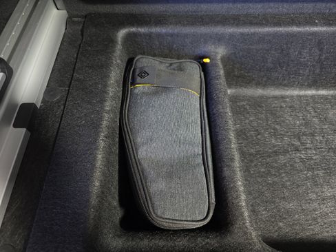 Used 2023 Rivian R1S Adventure image 31