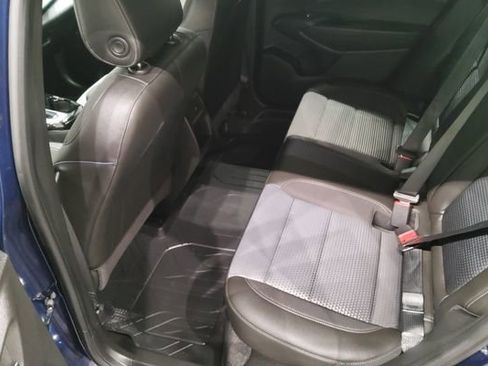 Used 2024 Chevrolet Trax LT w/ Sunroof Package FWD image 13