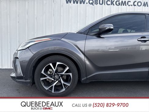 Used 2020 Toyota C-HR XLE image 3
