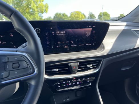 Used 2024 Buick Encore GX Avenir w/ Avenir Convenience Package FWD image 18