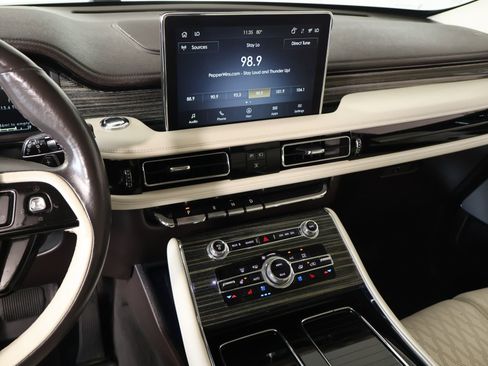 Certified 2023 Lincoln Aviator Black Label w/ Dynamic Handling Package AWD/4WD image 5