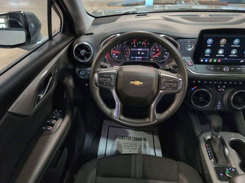 Used 2025 Chevrolet Blazer LT AWD/4WD image 11