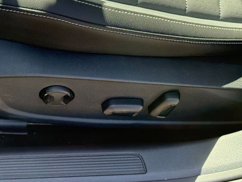 Used 2025 Volkswagen Jetta SE image 22