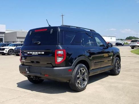 Certified 2021 Ford Bronco Sport Outer Banks w/ Outer Banks Package AWD/4WD image 2
