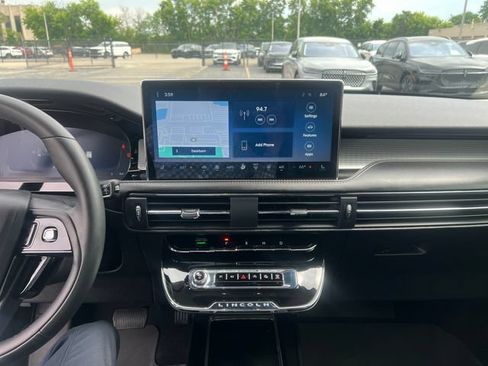 Certified 2024 Lincoln Corsair AWD image 22