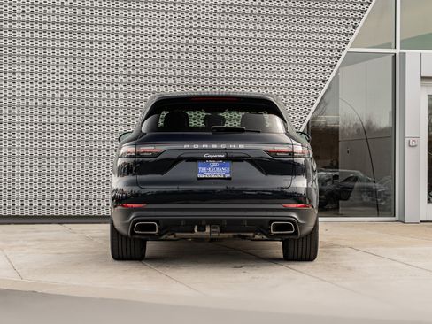 Used 2021 Porsche Cayenne image 32