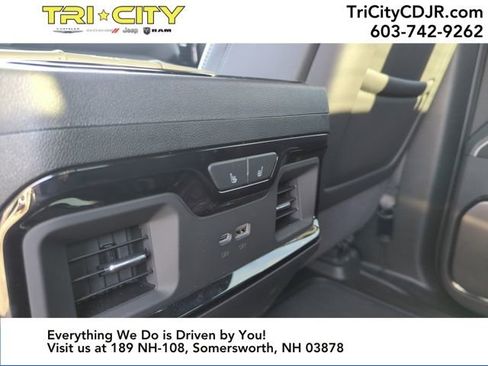 Used 2025 GMC Sierra 2500 AT4X image 32