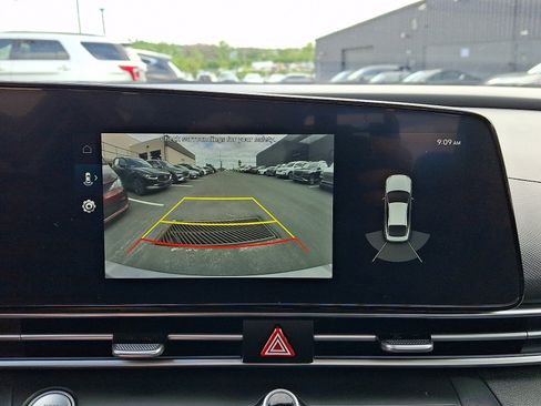 Certified 2023 Hyundai Elantra Limited FWD image 19