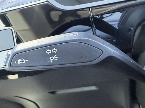 Used 2022 Audi e-tron Premium image 29