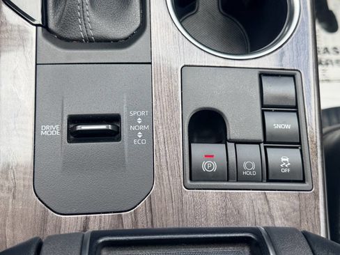 Used 2023 Toyota Highlander Platinum FWD image 52
