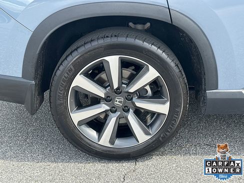 Used 2025 Honda Pilot Touring image 17