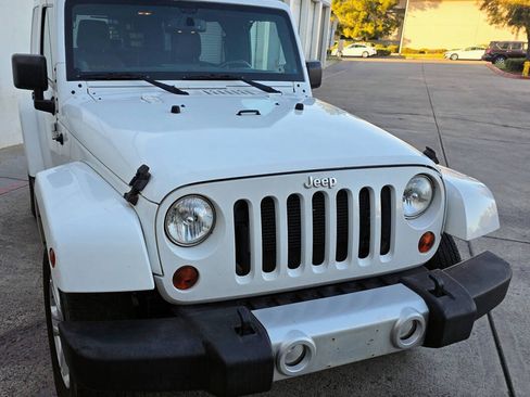 Used 2013 Jeep Wrangler Sahara w/ Dual Top Group AWD/4WD image 12