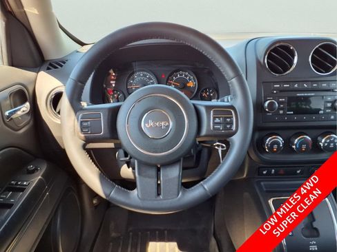 Used 2015 Jeep Patriot Latitude AWD/4WD image 11