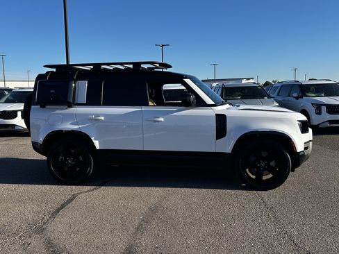 Used 2023 Land Rover Defender 110 X-Dynamic SE image 5