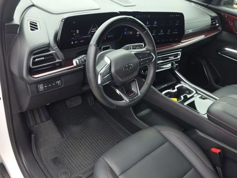 Used 2024 Chevrolet Traverse Z71 w/ Enhanced Driving Package image 12