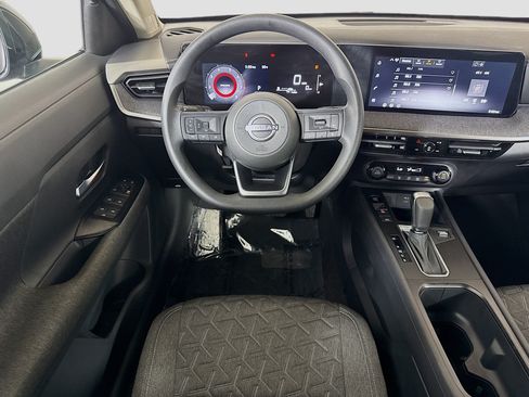 Used 2026 Nissan Kicks SV FWD image 17