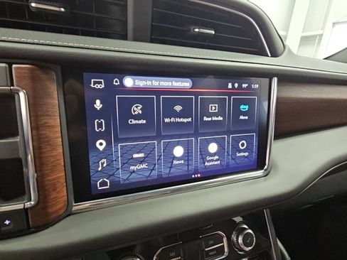 Used 2023 GMC Yukon XL Denali Ultimate AWD/4WD image 17